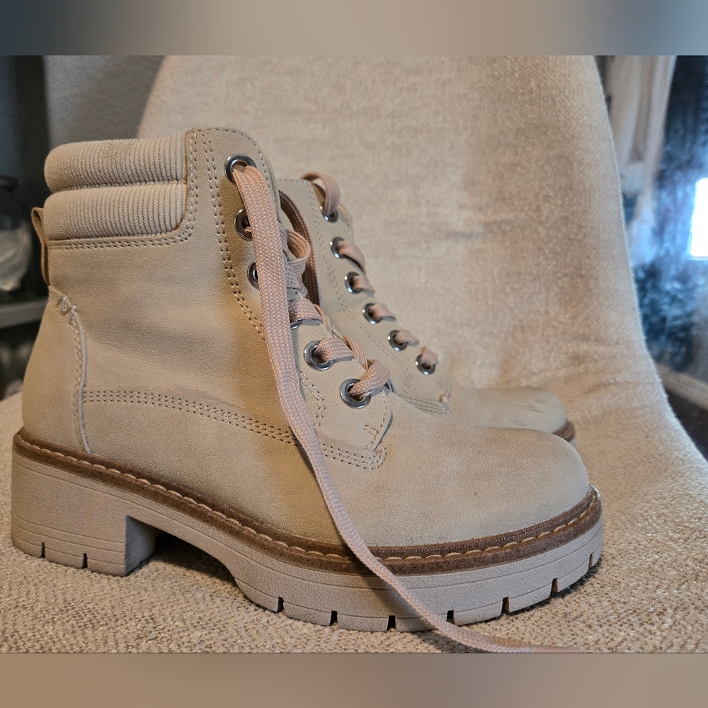 Boots 👢